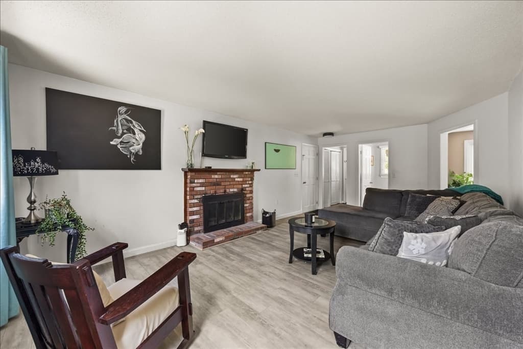9 Fort Apache Dr, Franklin MA 02038 photo 6