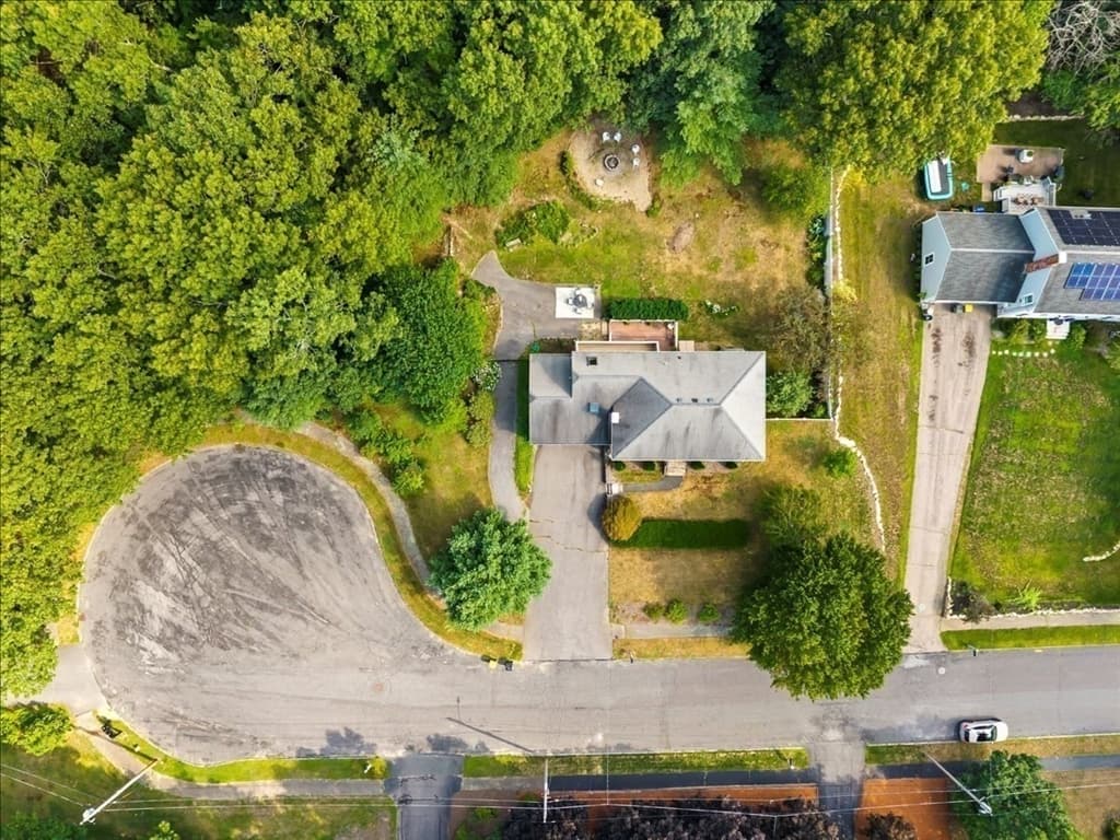 9 Fort Apache Dr, Franklin MA 02038 photo 3