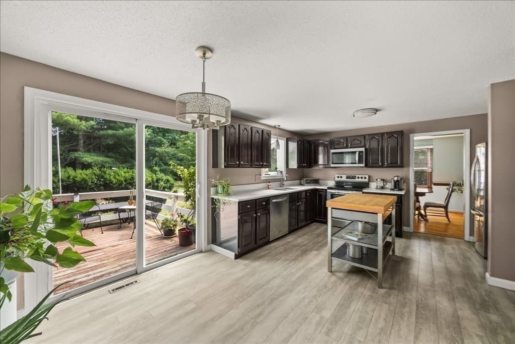 9 Fort Apache Dr, Franklin MA 02038 photo 15