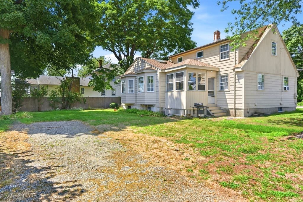 52 Wyman St, Woburn MA 01801 photo 2