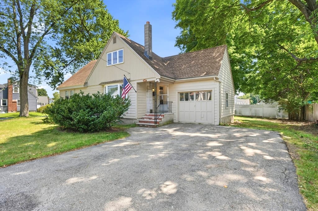 52 Wyman St, Woburn MA 01801