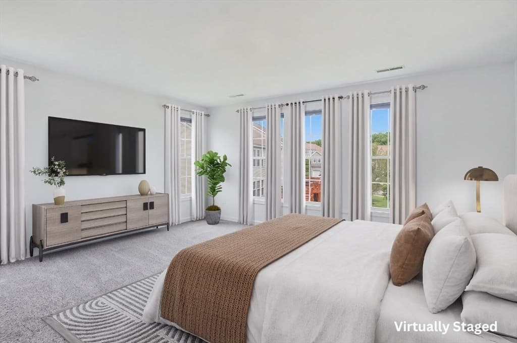 Condominium at 17 Tulip Circle # 17, Grafton MA 01560, Grafton, photo 16 of 33
