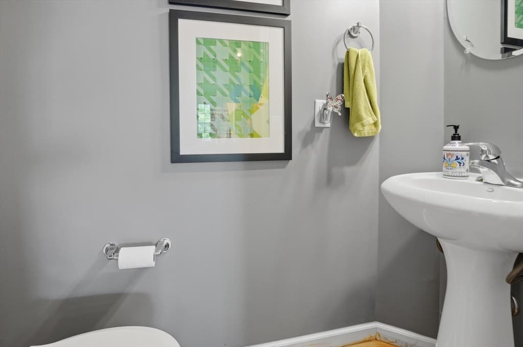 Condominium at 17 Tulip Circle # 17, Grafton MA 01560, Grafton, photo 14 of 33
