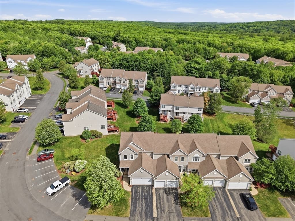 Condominium at 17 Tulip Circle # 17, Grafton MA 01560, Grafton, photo 31 of 33