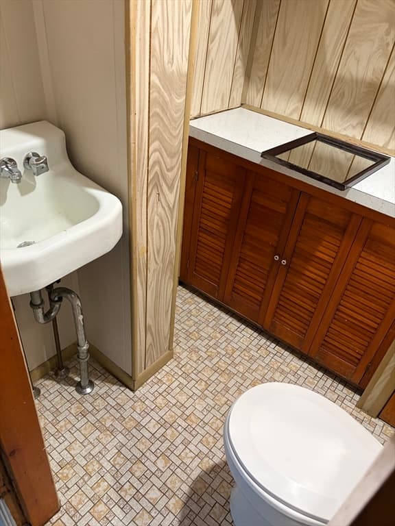 46 N Canal St, Holyoke MA 01040 photo 5