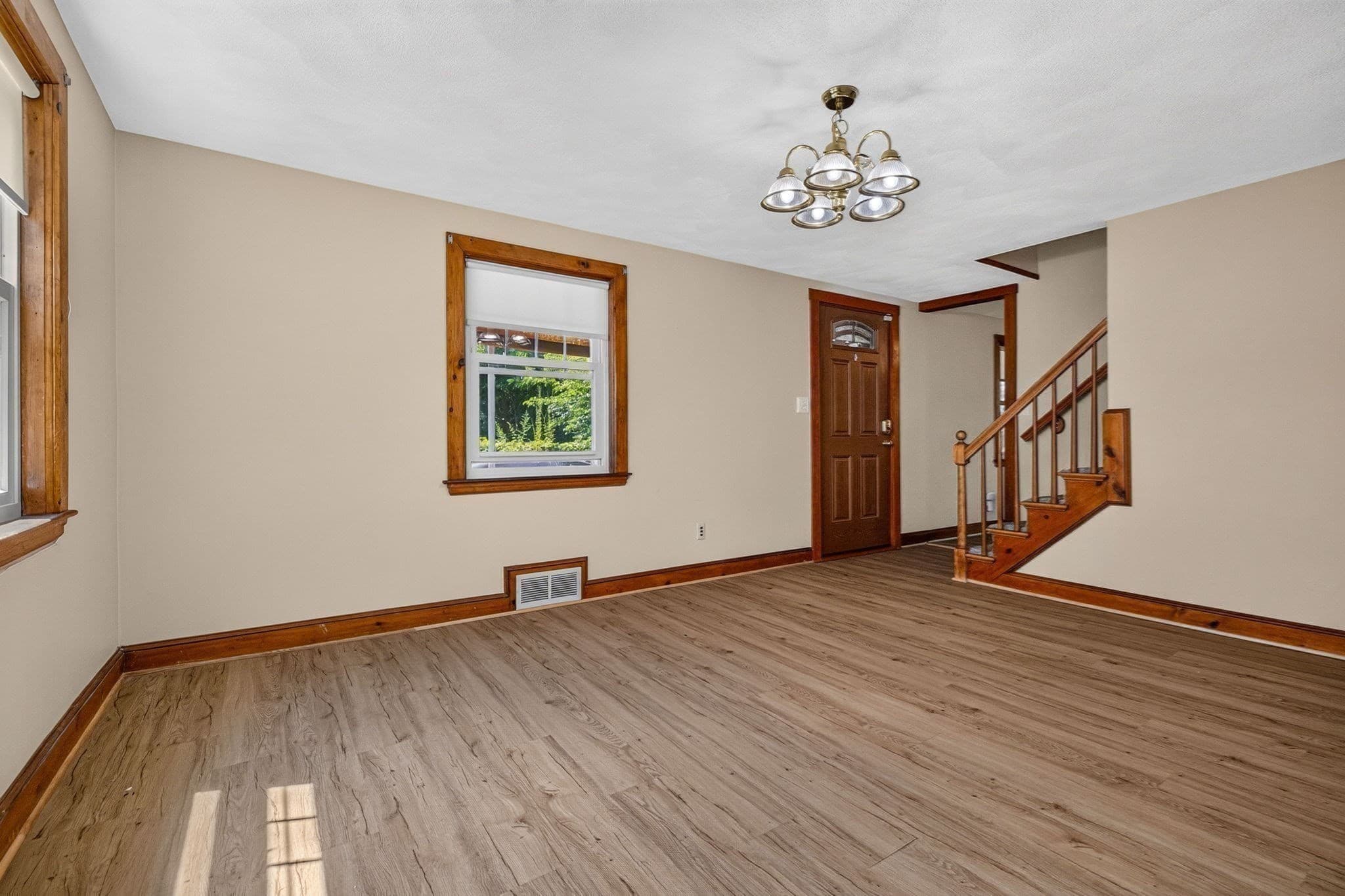 Single Family Residence at 19 Springvale Ln, Lynn MA 01904, Lynn, photo 7 of 38