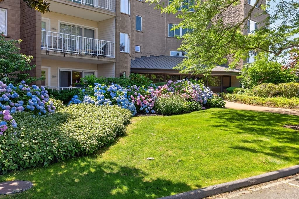 1 Belmont Rd APT 315, Harwich MA 02671