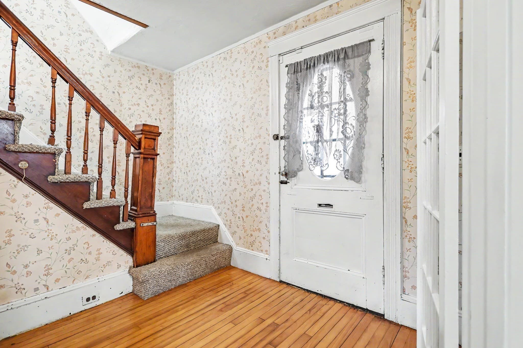Single Family Residence at 92 S Williams, Haverhill MA 01835, Haverhill, photo 5 of 33