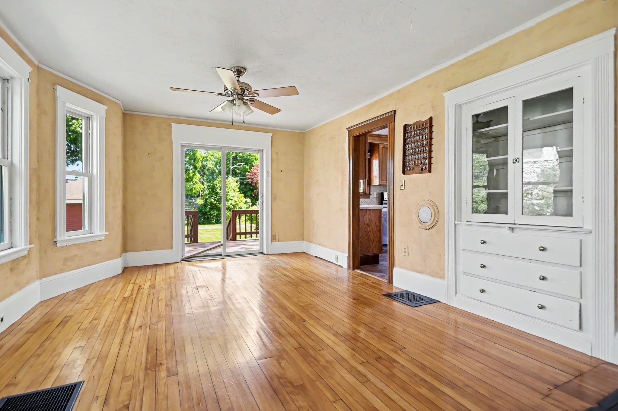 Single Family Residence at 92 S Williams, Haverhill MA 01835, Haverhill, photo 9 of 33