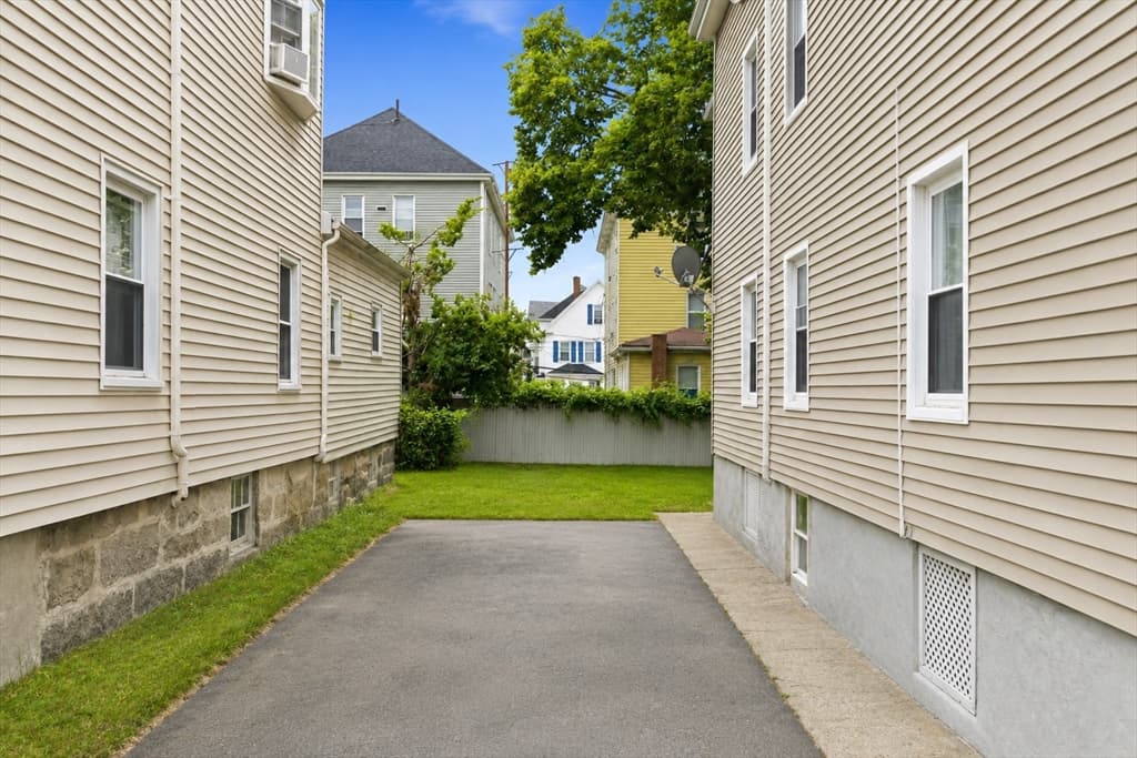 17 Salisbury St, New Bedford MA 02744 photo 5