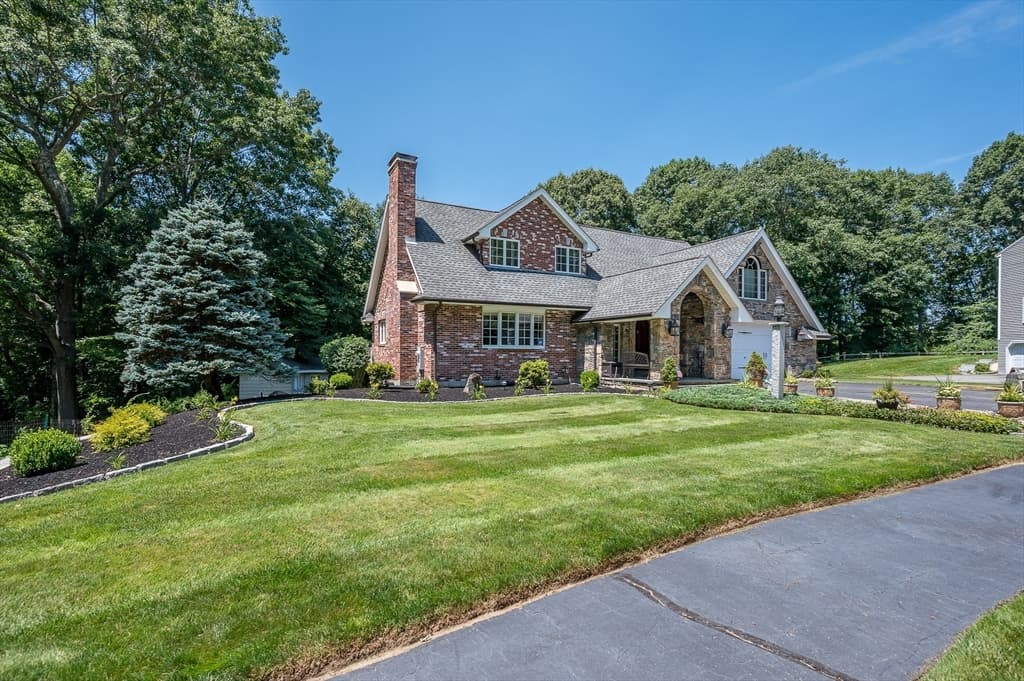 9 Cranbrook Rd, Shrewsbury MA 01545 photo 3