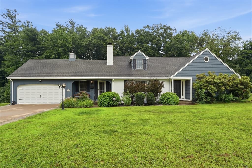 29 Shady Side Dr, Longmeadow MA 01106