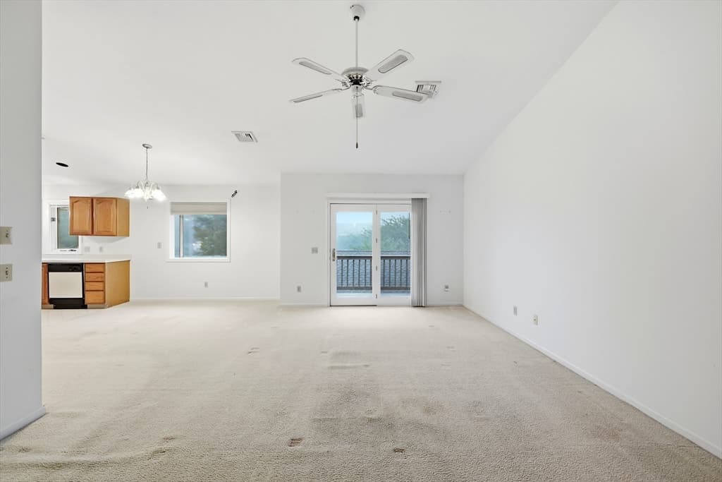 40 Pine Grove Dr # 40, South Hadley MA 01075 photo 2