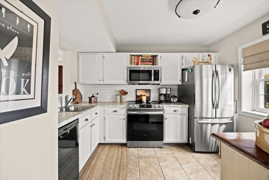 1316 Carriage Ln # 1316, Taunton MA 02780 photo 4