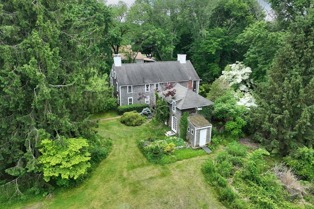 374 High St, Pembroke MA 02359 photo 3