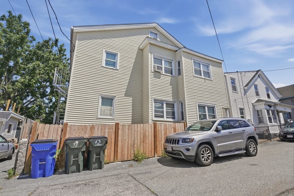 22 Sachem St, Fall River MA 02724 photo 3