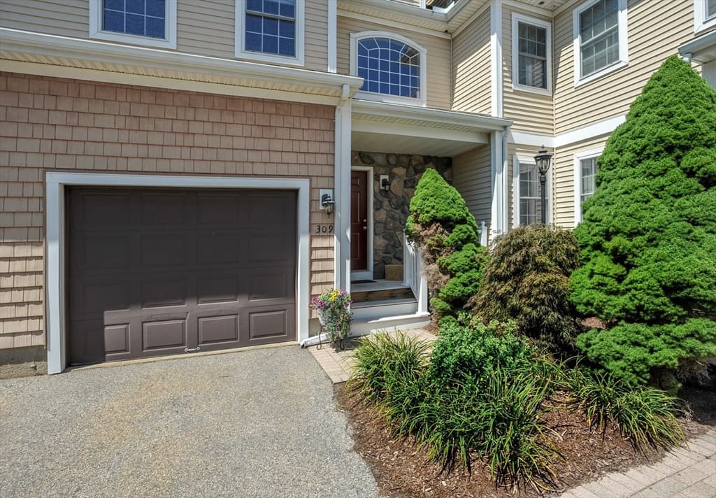 309 Hampton Way # 309, Abington MA 02351