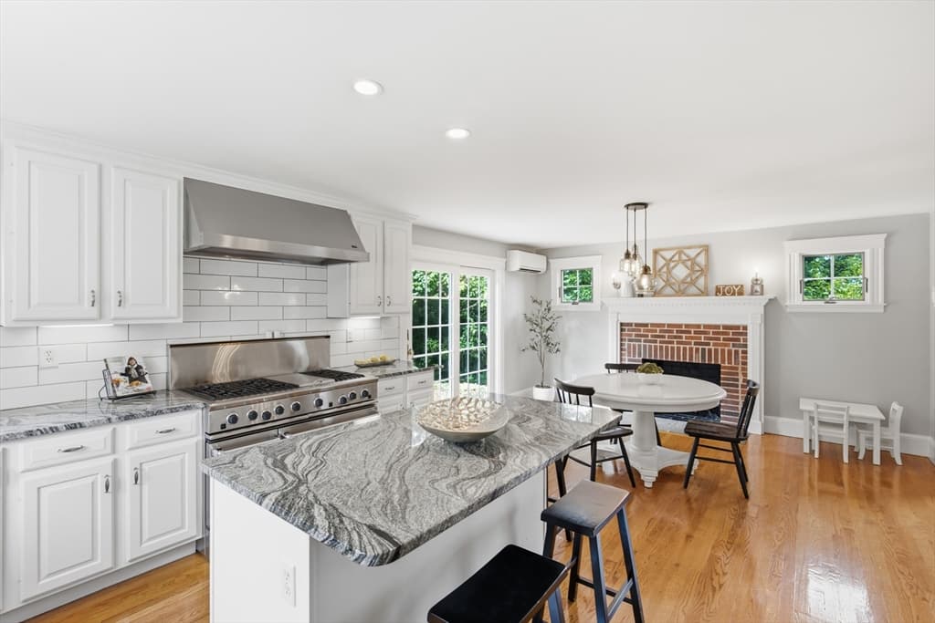 37 Grand St, Canton MA 02021 photo 12