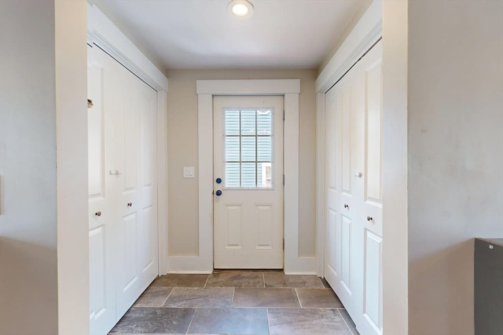 107 E Main St, Ayer MA 01432 photo 4