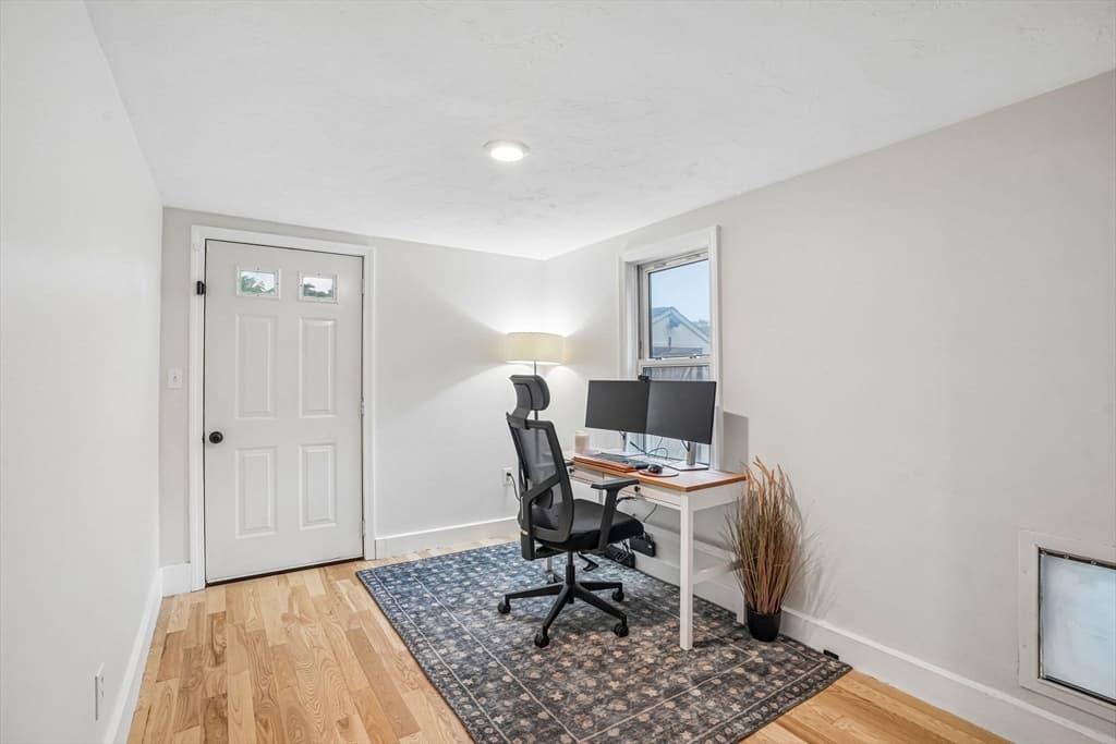 Single Family Residence at 185 West Main St, Millbury MA 01527, Millbury, photo 13 of 32