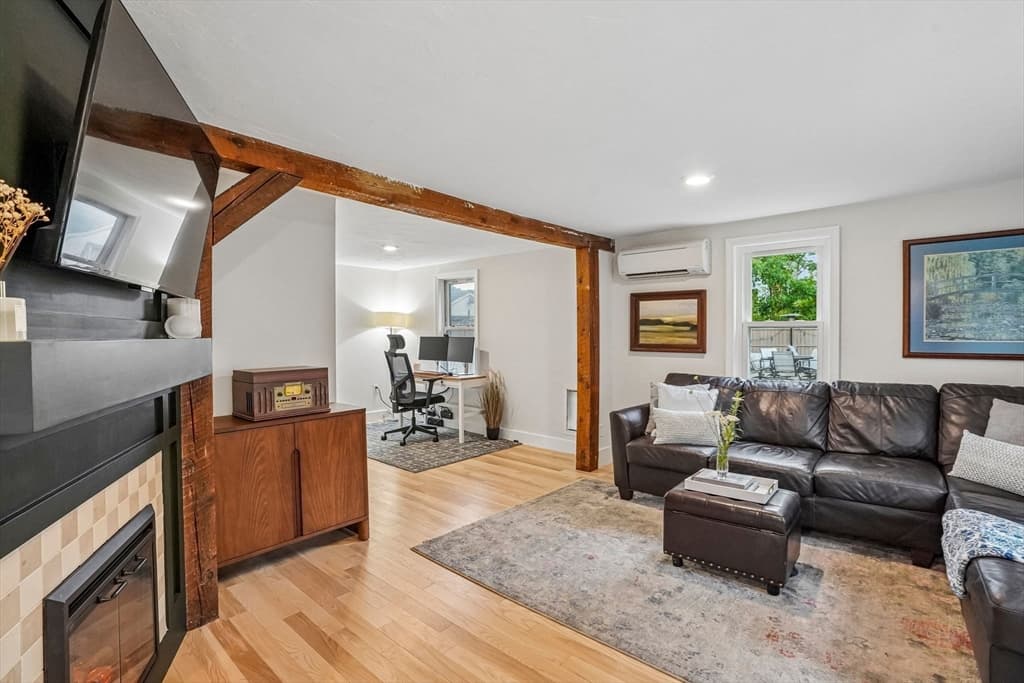 Single Family Residence at 185 West Main St, Millbury MA 01527, Millbury, photo 5 of 32