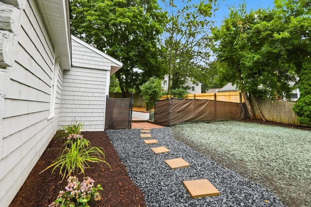 89 Milford St, Hanson MA 02341 photo 15