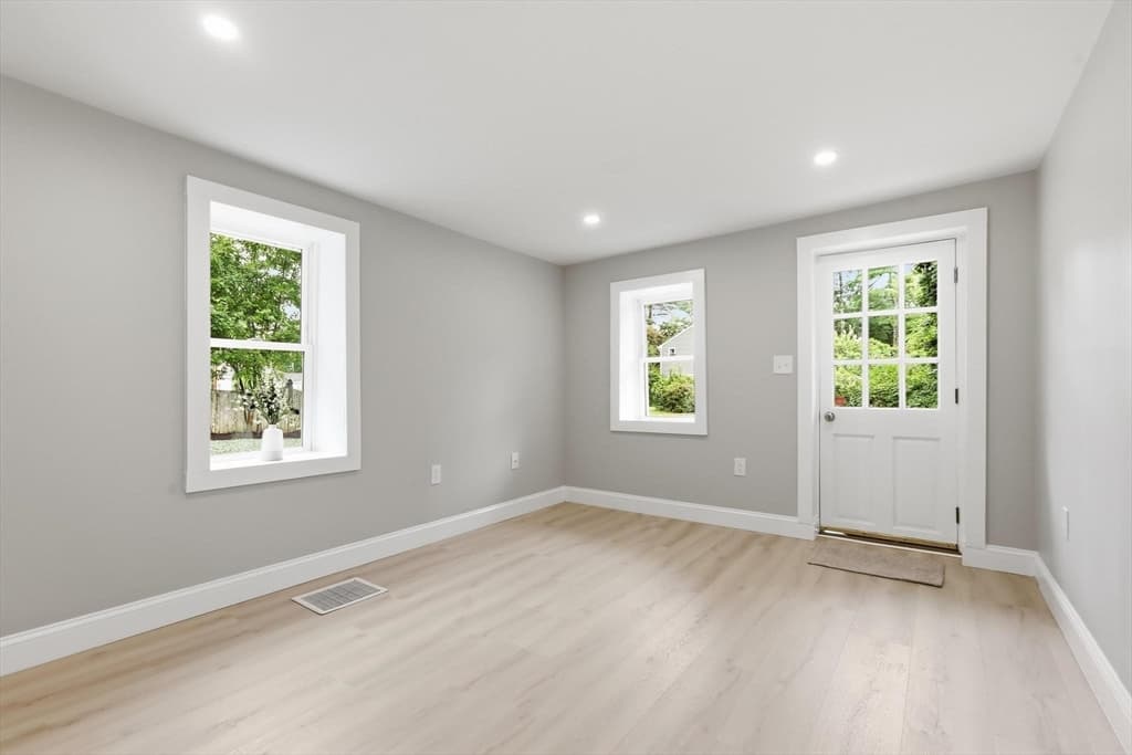 89 Milford St, Hanson MA 02341 photo 8