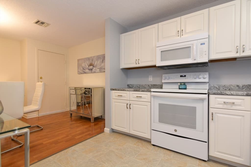 14 Bourbon St. # 31, Peabody MA 01960 photo 12