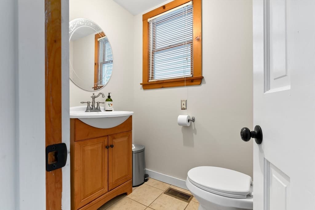 58 Central St # 2, Ipswich MA 01938 photo 9