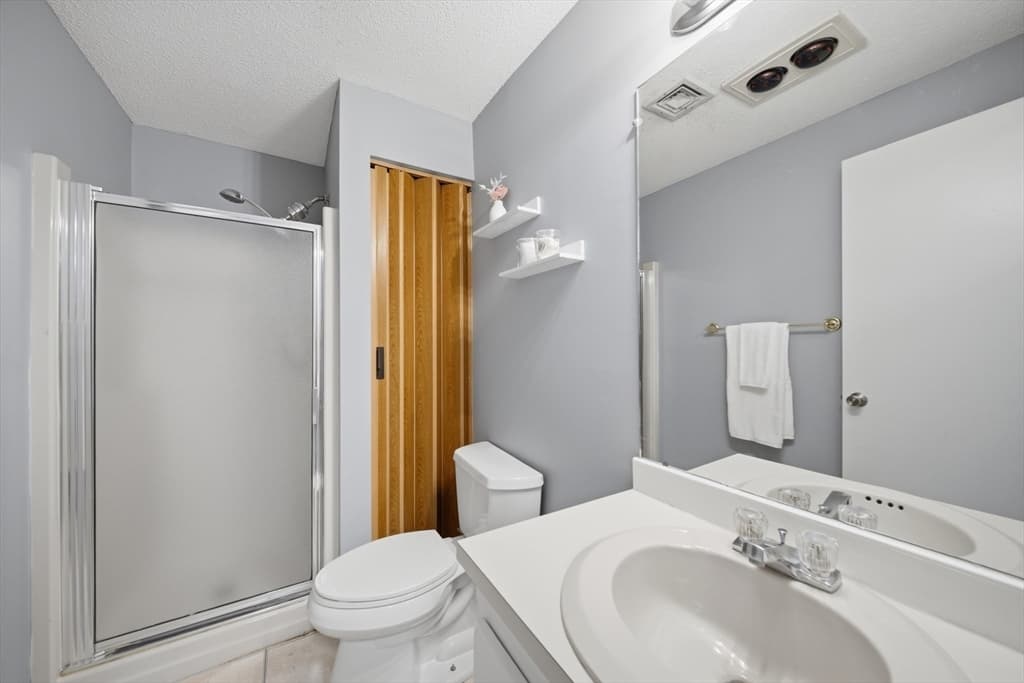 307 Amherst St # 2, Nashua NH 03063 photo 22
