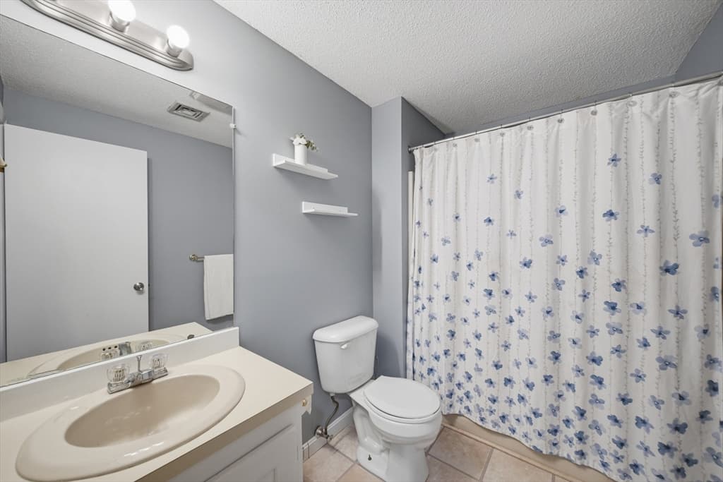 307 Amherst St # 2, Nashua NH 03063 photo 14