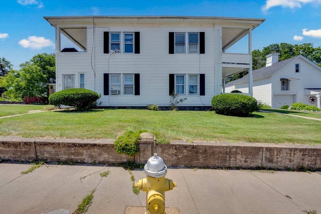 90 Sayles St, Southbridge MA 01550 photo 24