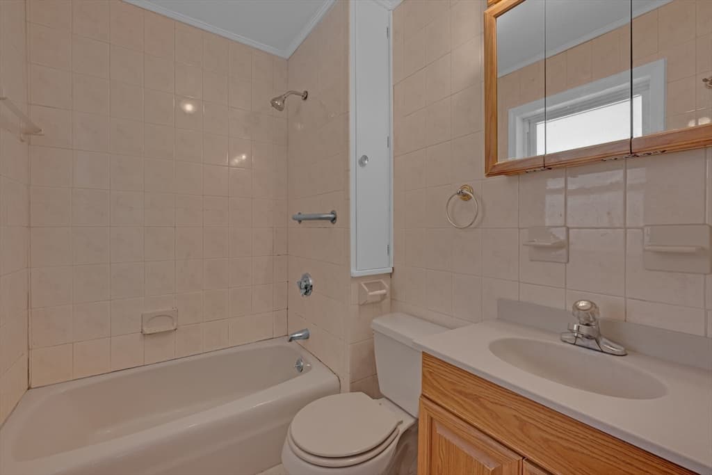 90 Sayles St, Southbridge MA 01550 photo 11