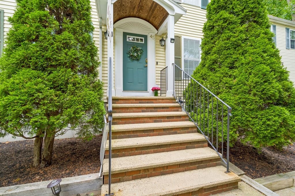 45 Braeburn Rd, Boston MA 02136 photo 2