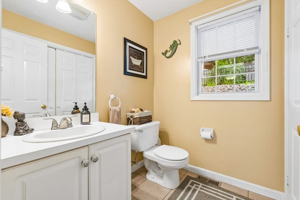 45 Braeburn Rd, Boston MA 02136 photo 8