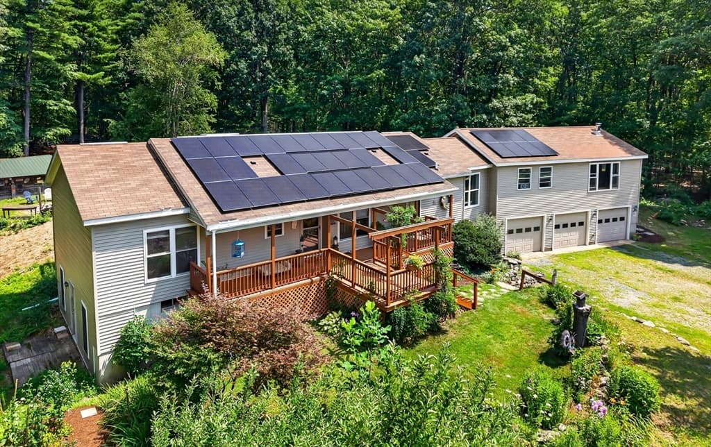 410 Billings Rd, Fitchburg MA 01420 photo 2