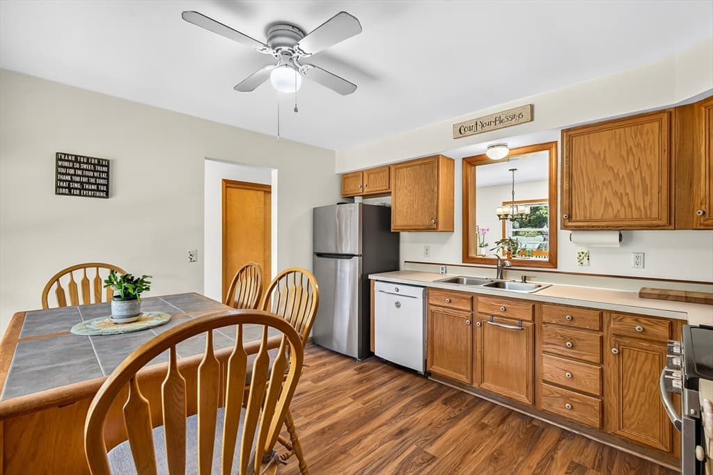 410 Billings Rd, Fitchburg MA 01420 photo 5