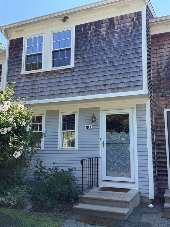 300 Falmouth Rd # 19C, Mashpee MA 02649