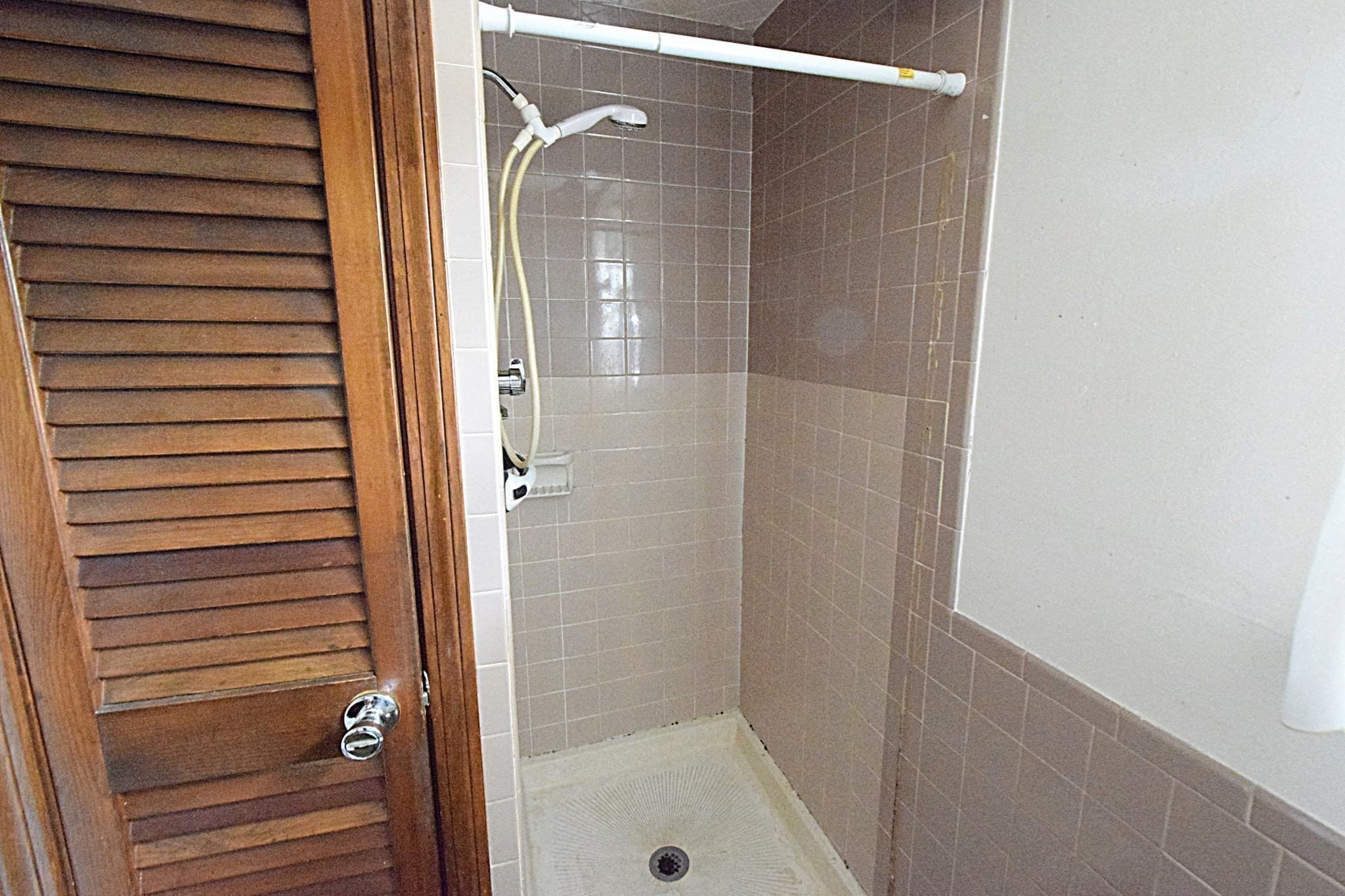 Multi Family at 12 Presbrey Ct, Taunton MA 02780, Taunton, photo 7 of 13