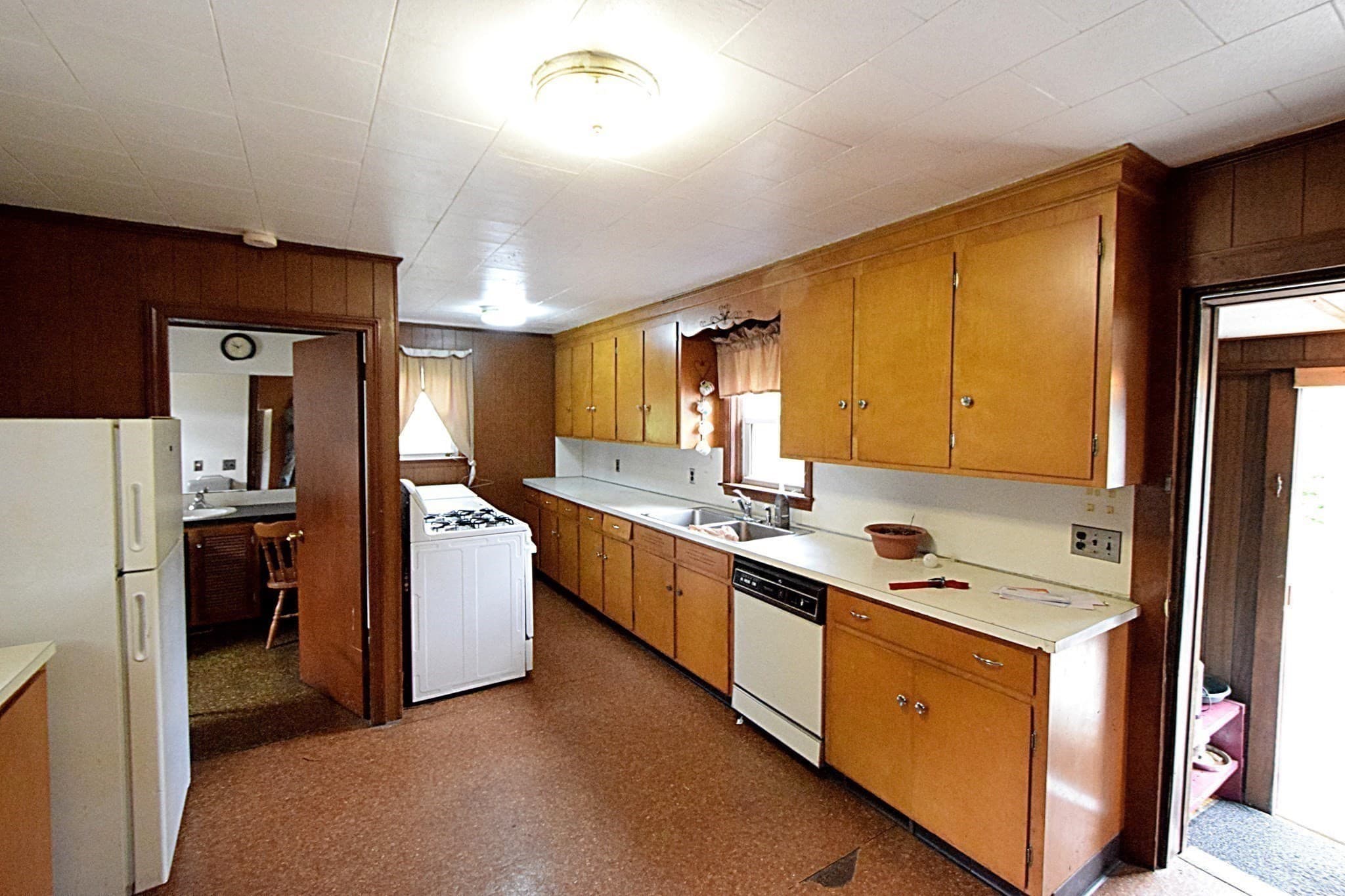 Multi Family at 12 Presbrey Ct, Taunton MA 02780, Taunton, photo 3 of 13