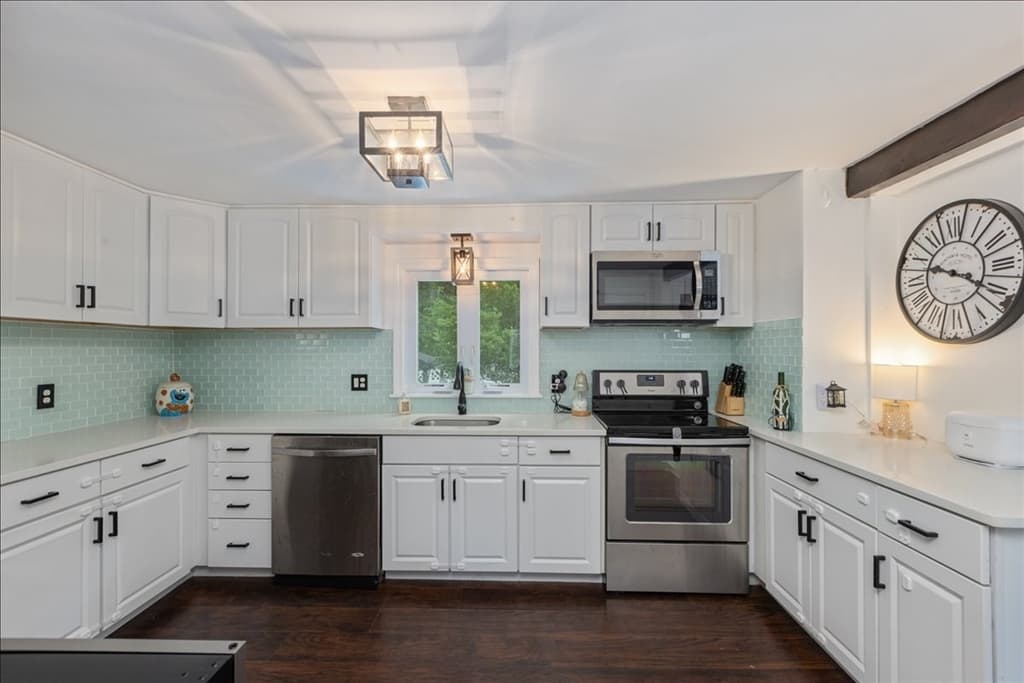 254 Cambridge Rd, Woburn MA 01801 photo 9