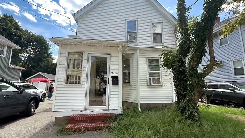 15 Churchill St, Milton MA 02186