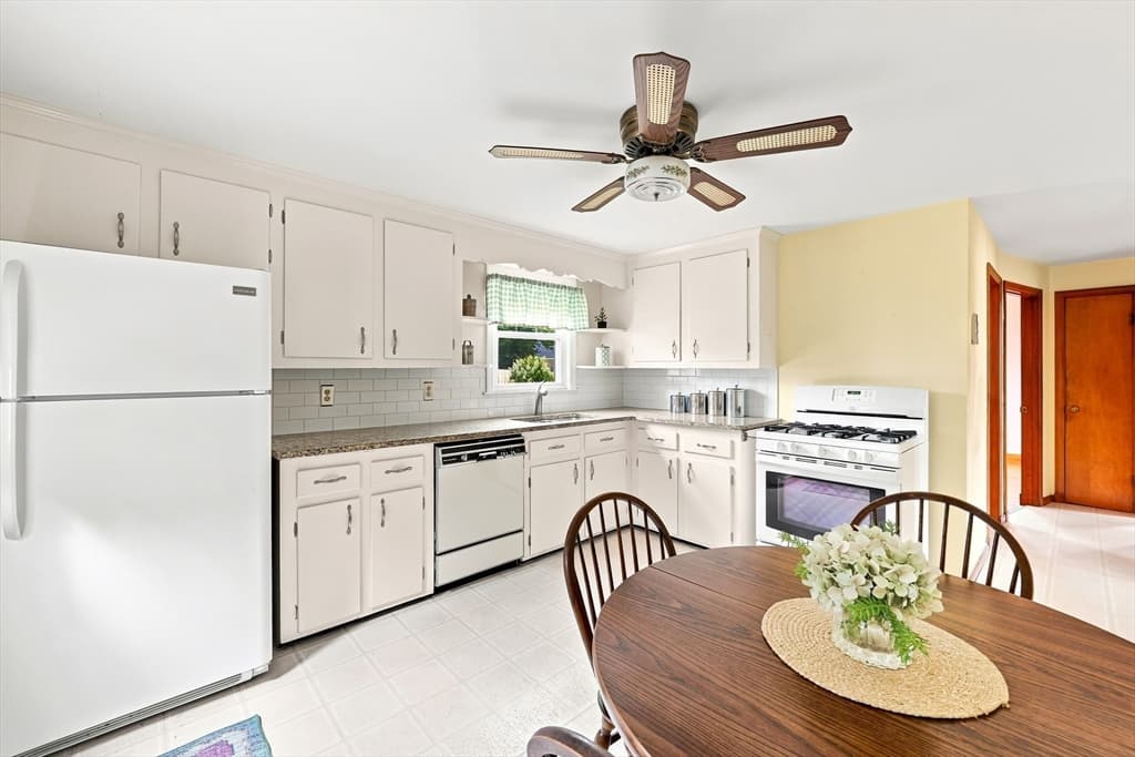 46 Fetherston Ave, Lowell MA 01852 photo 10