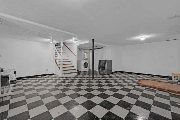21 N Steele St, Worcester MA 01607 photo 4