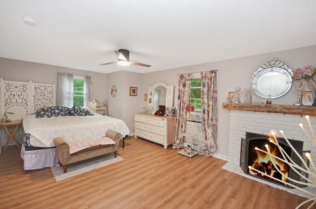 57 Quaker St, Northbridge MA 01534 photo 17