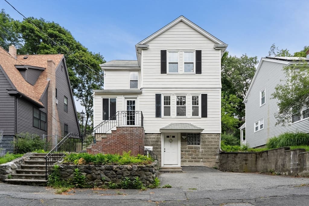 567 Winthrop St, Medford MA 02155 photo 2