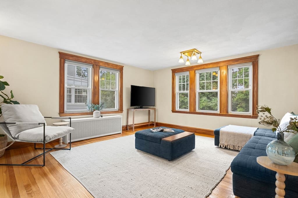 567 Winthrop St, Medford MA 02155 photo 4