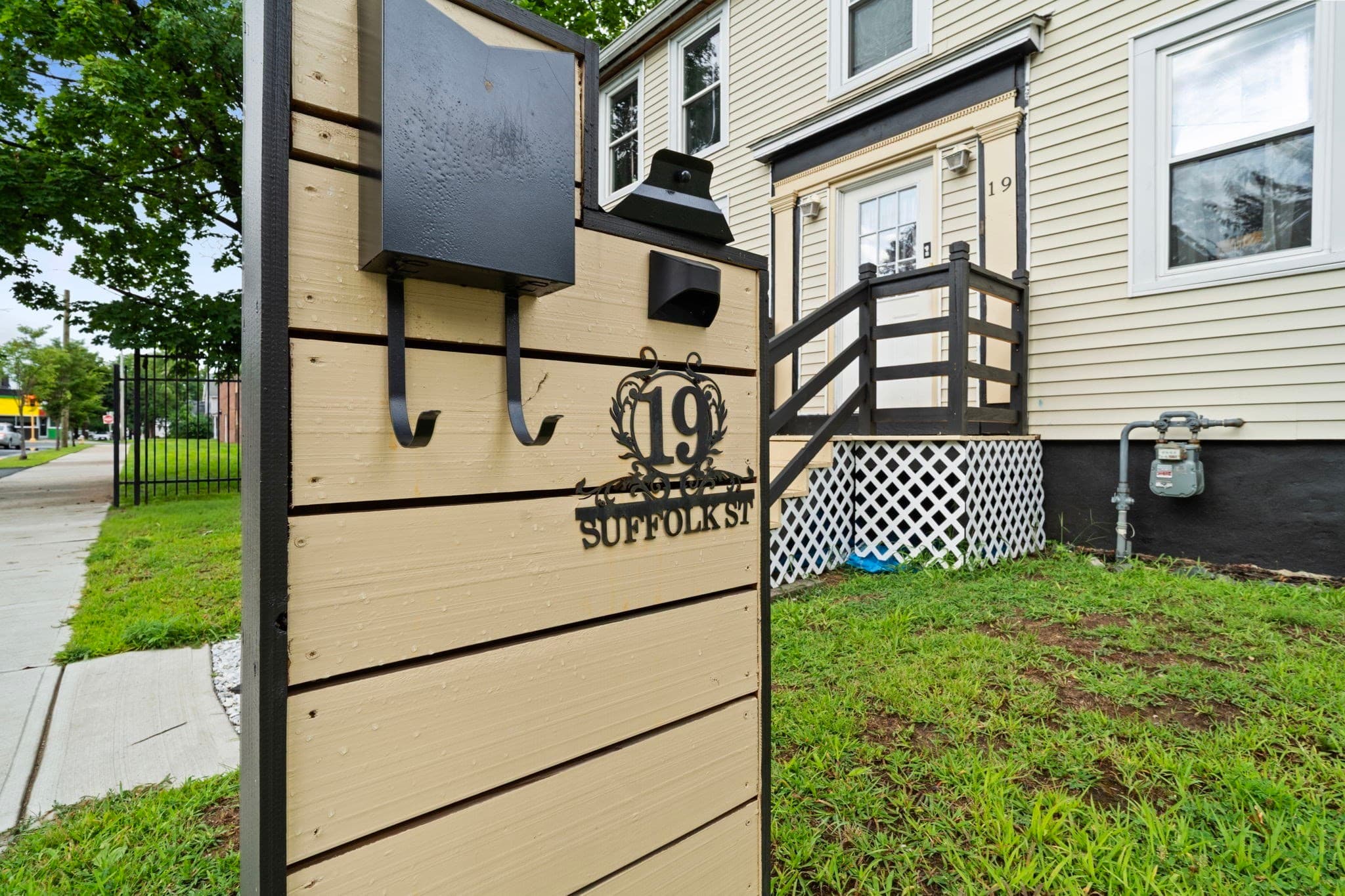 Single Family Residence at 19 Suffolk St, Springfield MA 01109, Springfield, photo 26 of 27