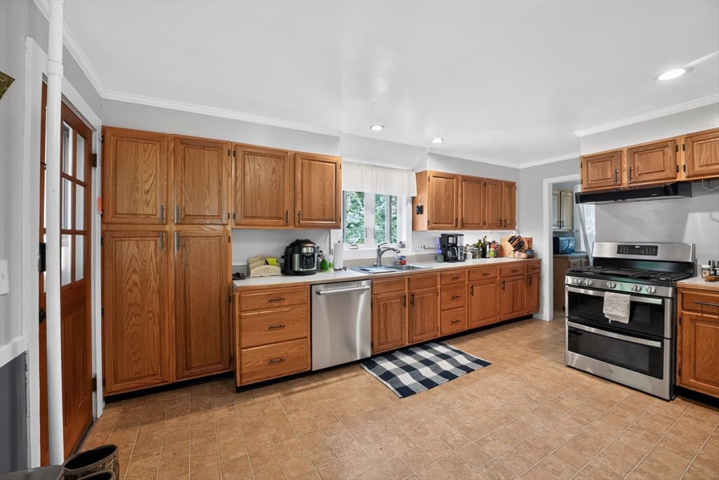 207 N Central St, East Bridgewater MA 02333 photo 23