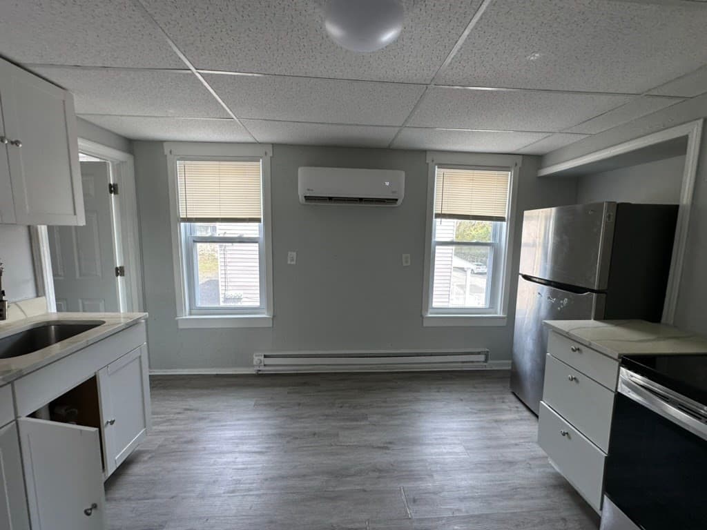 27 North St, Worcester MA 01605 photo 4